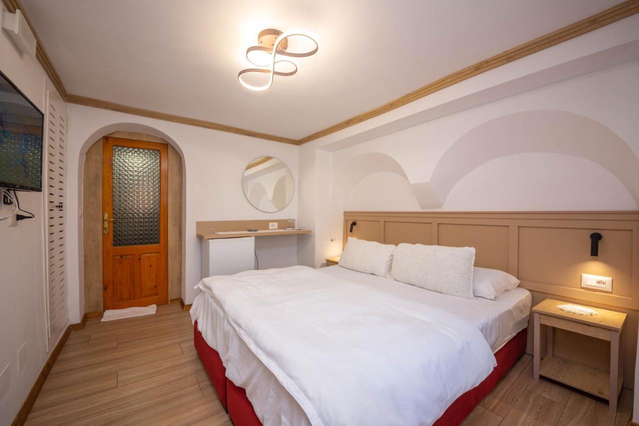 Bed And Breakfast Kotoni Gjirokastra Kültér fotó