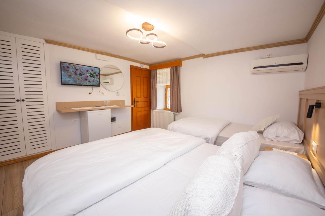 Bed And Breakfast Kotoni Gjirokastra Kültér fotó