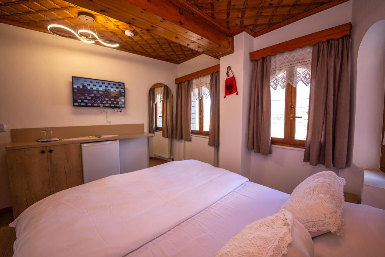 Bed And Breakfast Kotoni Gjirokastra Kültér fotó