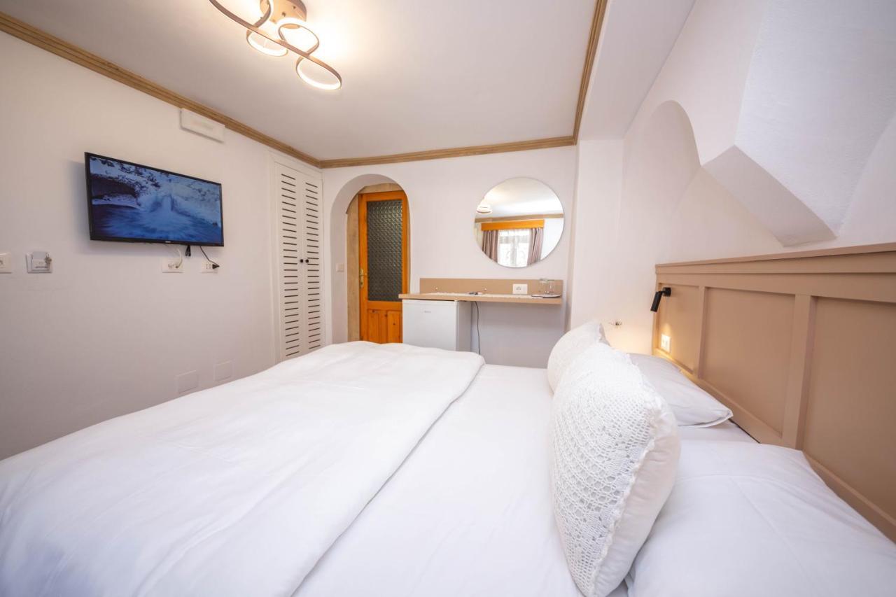Bed And Breakfast Kotoni Gjirokastra Kültér fotó