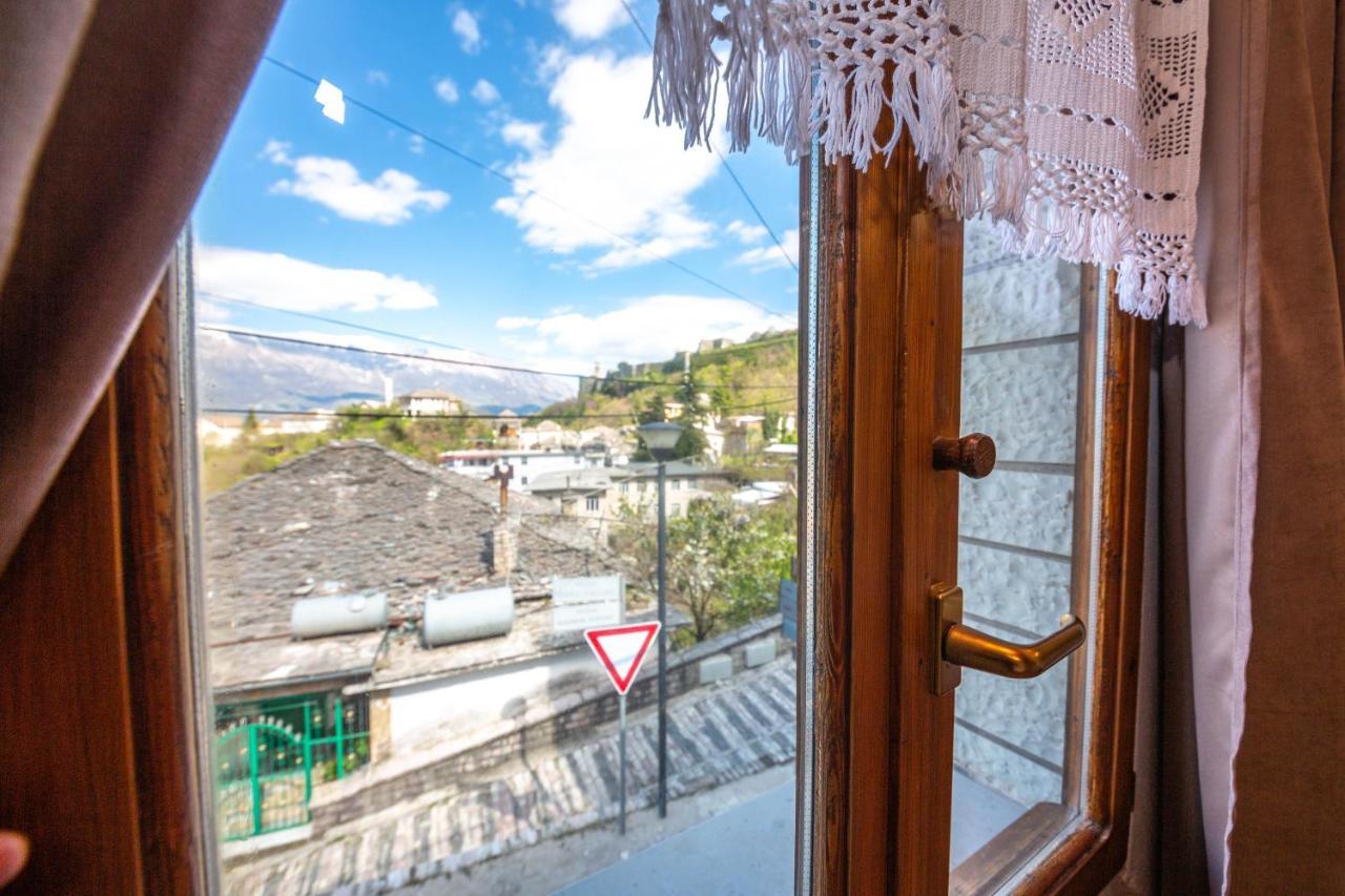 Bed And Breakfast Kotoni Gjirokastra Kültér fotó
