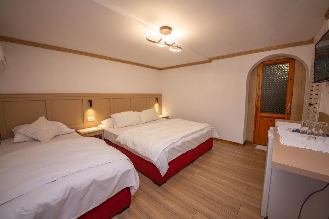 Bed And Breakfast Kotoni Gjirokastra Kültér fotó
