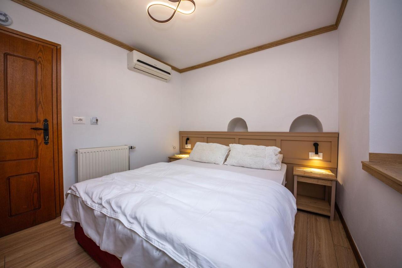 Bed And Breakfast Kotoni Gjirokastra Kültér fotó