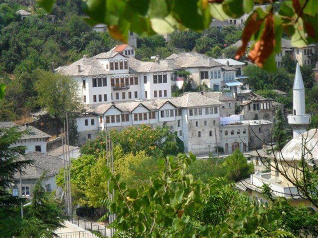 Bed And Breakfast Kotoni Gjirokastra Kültér fotó